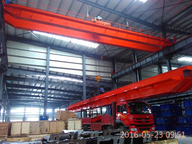 汽車制造行業LH25t雙梁橋式起重機